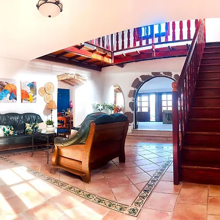 Willa Medinilla With Private Pool In Conil